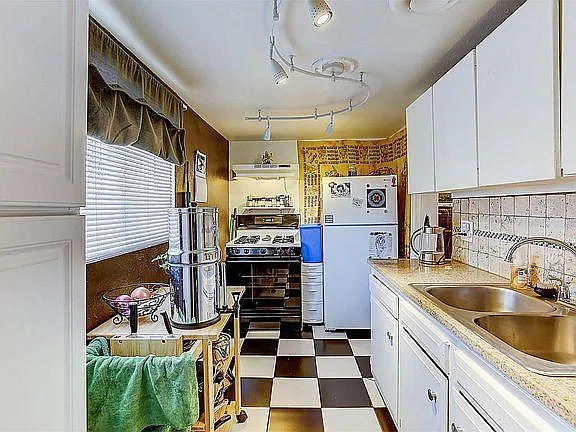 5065 W 36th Ave — Photo 8