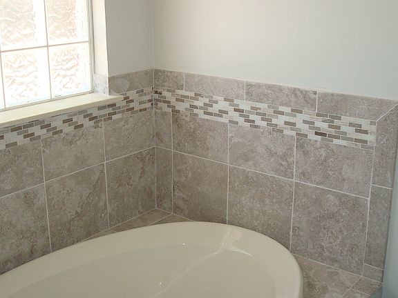 4th image of 11901 Shady Trail Ln