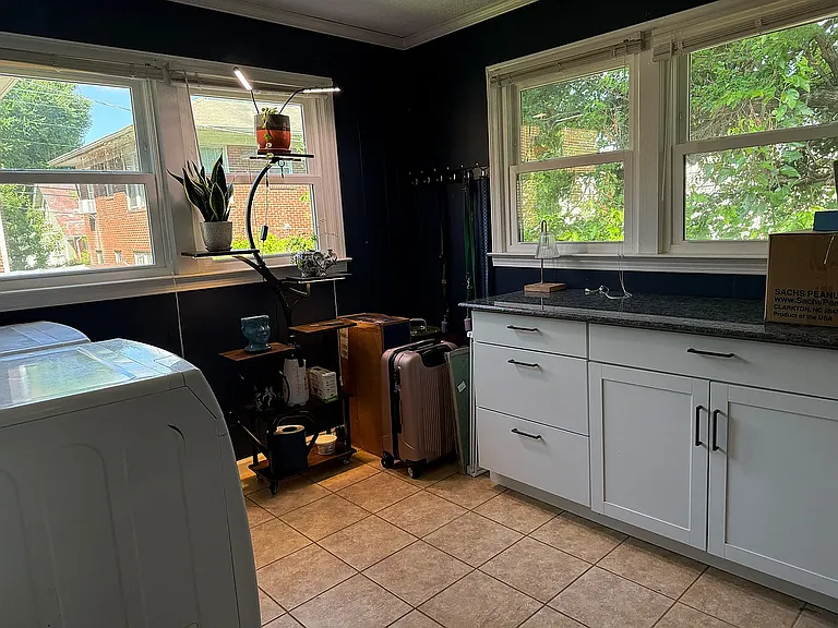 316 W Maple St — Photo 18