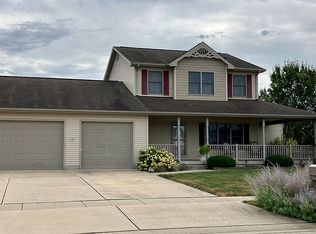 520 Burberry Ln, Rochester, IL 62563