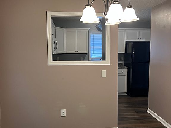 Living area photo 2