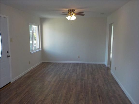 5th image of 4319 Hyde Park Dr