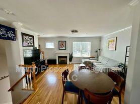 26 Floyd St, Waltham, MA