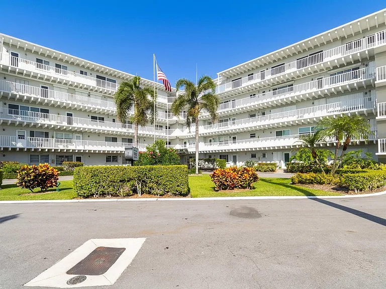 3500 S Ocean Blvd #107 — Photo 3