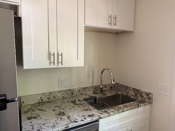 4th image of 2924 Torbett St #A