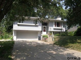 3008 Columbus Ave, Bellevue, NE 68005