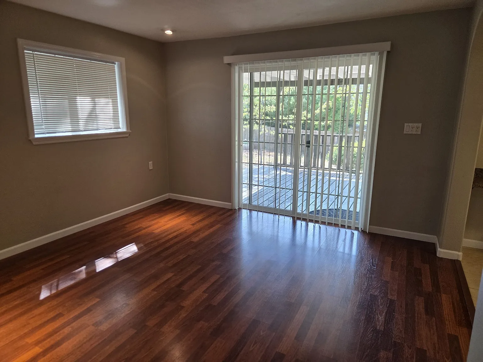 3 bed, 1572 sqft, $2,450 — Photo 2