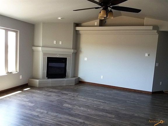 3rd image of 1888 Double Tree Dr