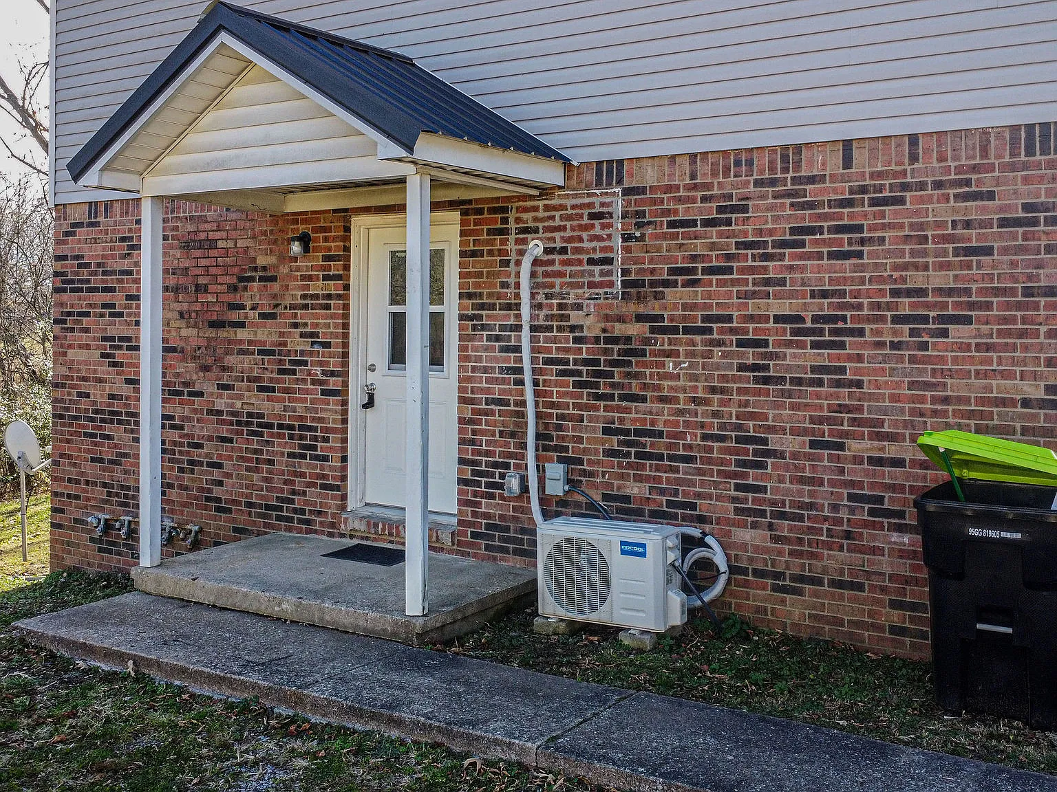 2 bed, 850 sqft, $900 — Photo 2