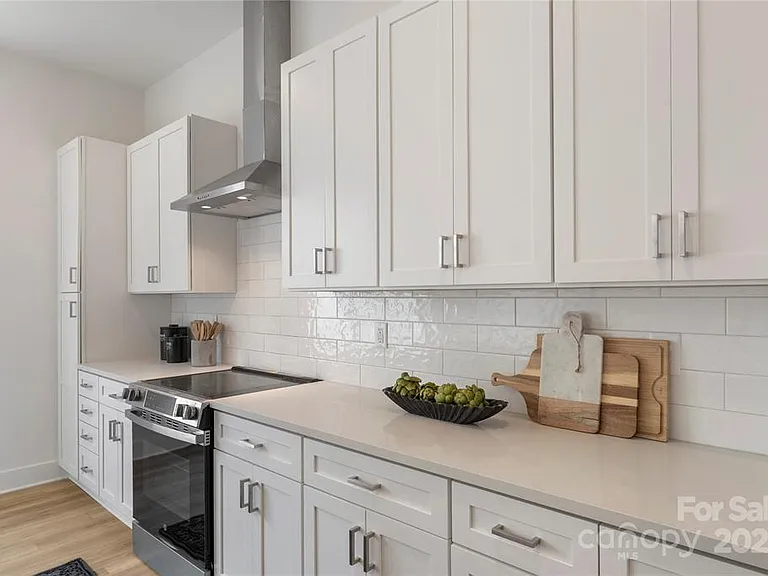 3423 Holabird Ln — Photo 29
