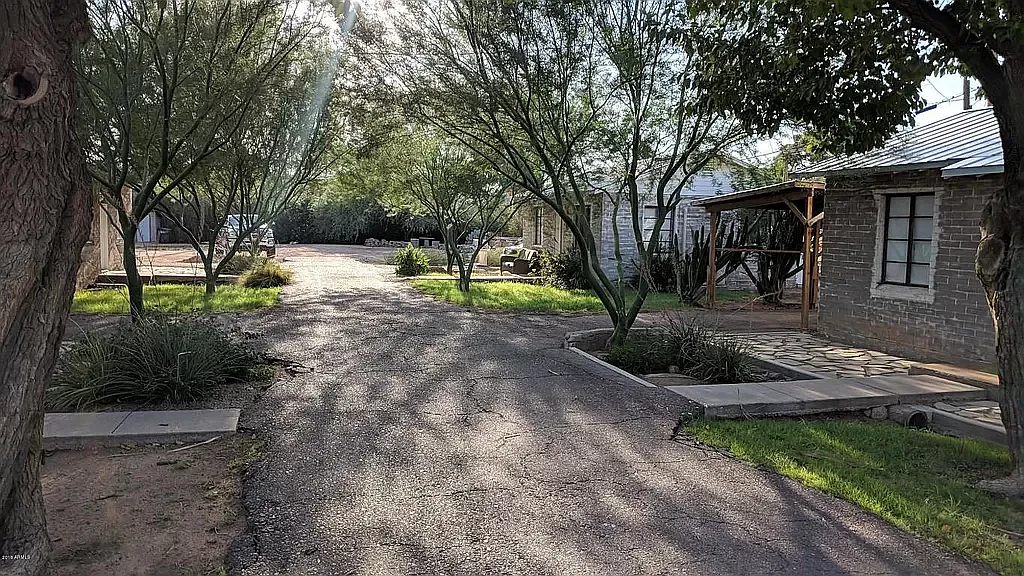 1 bed, 700 sqft, $1,399 — Photo 2