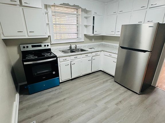 3rd image of 303 Greyson St