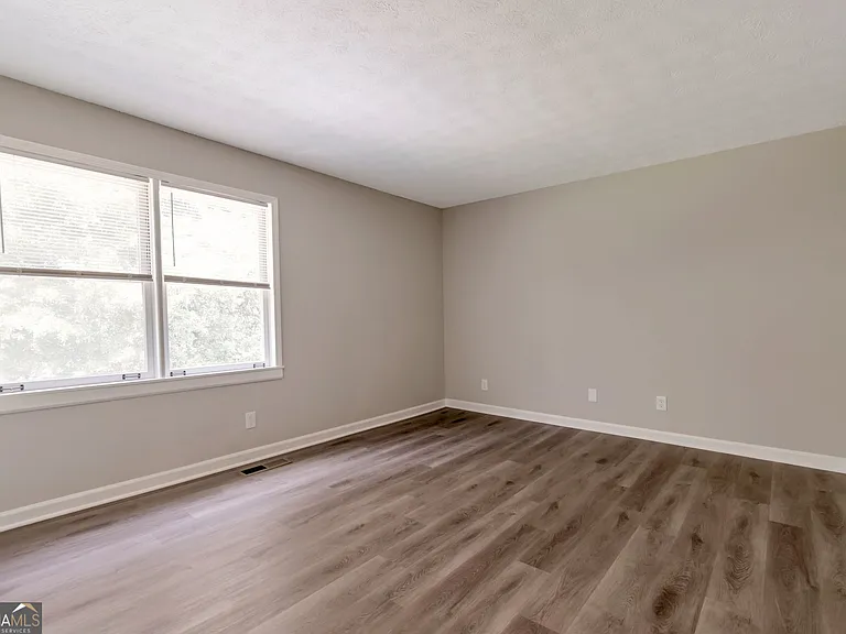1507 Planters Ridge Ln — Photo 10