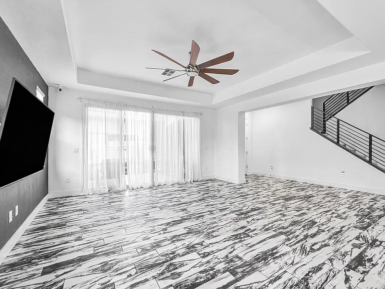 233 Castellari Dr — Photo 64