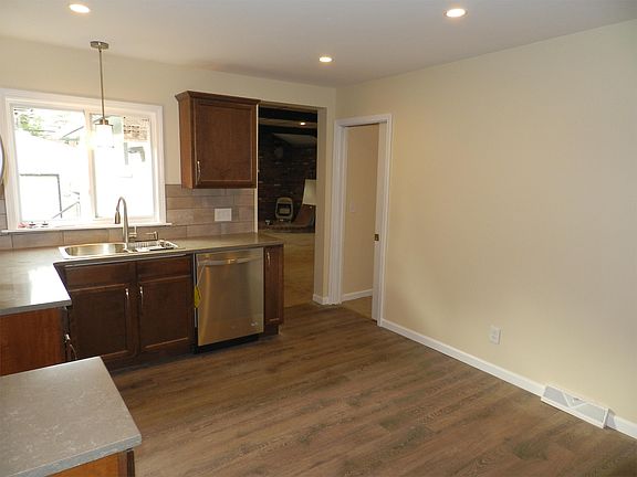 2nd image of 200 Baynes St #1