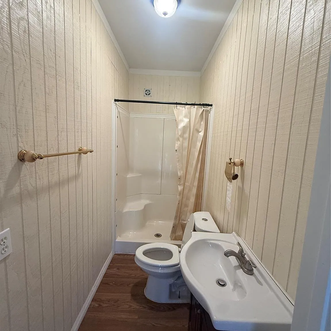 2 bed, 1.0 bath, 896 sqft, $1,100 — Photo 4