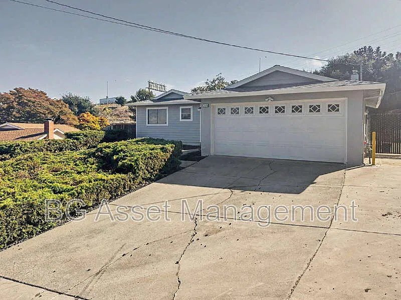 3 bed, 2.0 bath, 1188 sqft, $3,495 — Photo 1