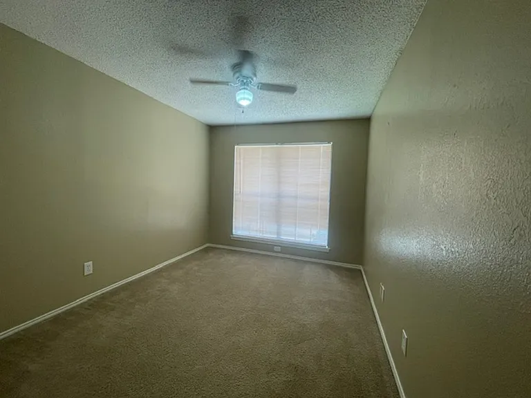 1226 W Hudgins St — Photo 25