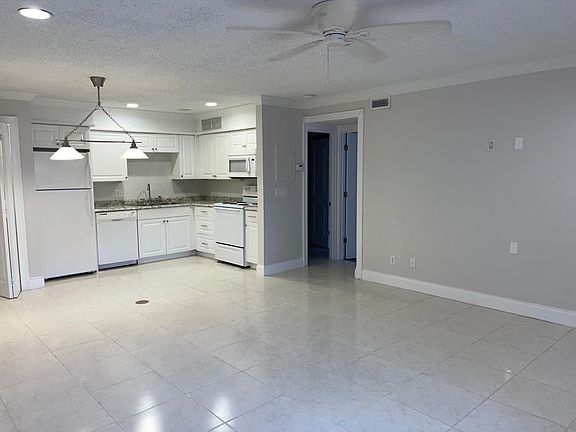4th image of 485 Forestway Cir Unit 103