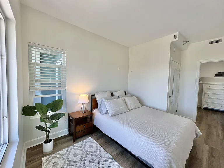 2828 University Ave #301 — Photo 15