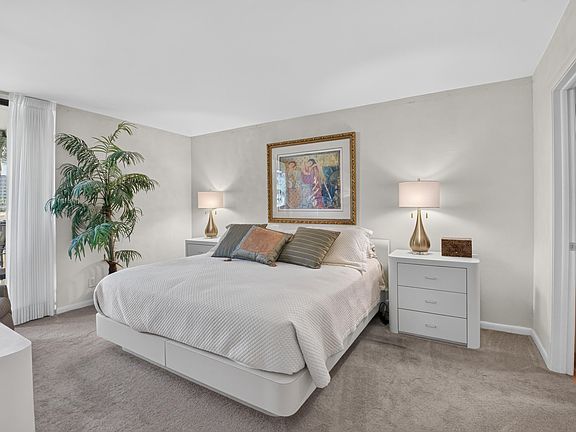 4th image of 1721 Bridgewood Drive