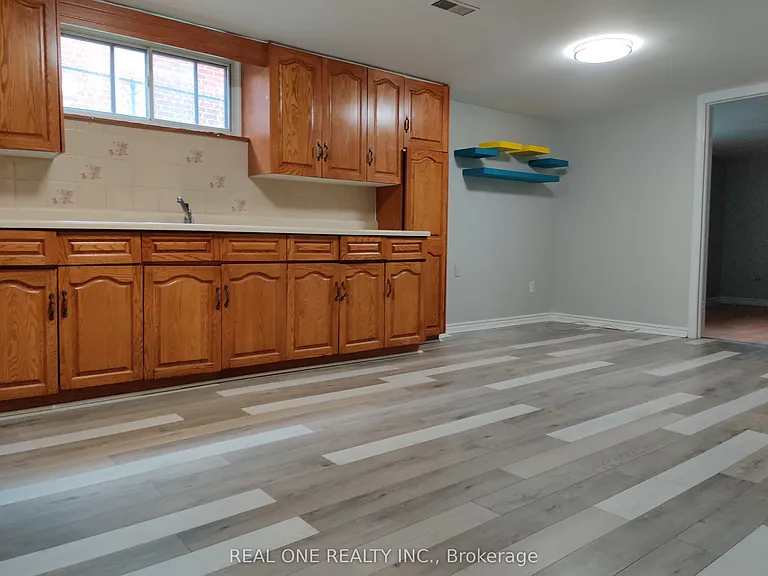 49 Corinthian Blvd #BASEMENT — Photo 7