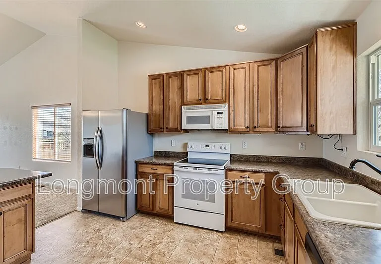 5735 Prairie Cir — Photo 10