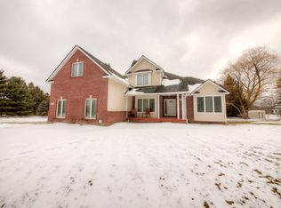 4762 Golf Club Rd, Howell, MI 48843