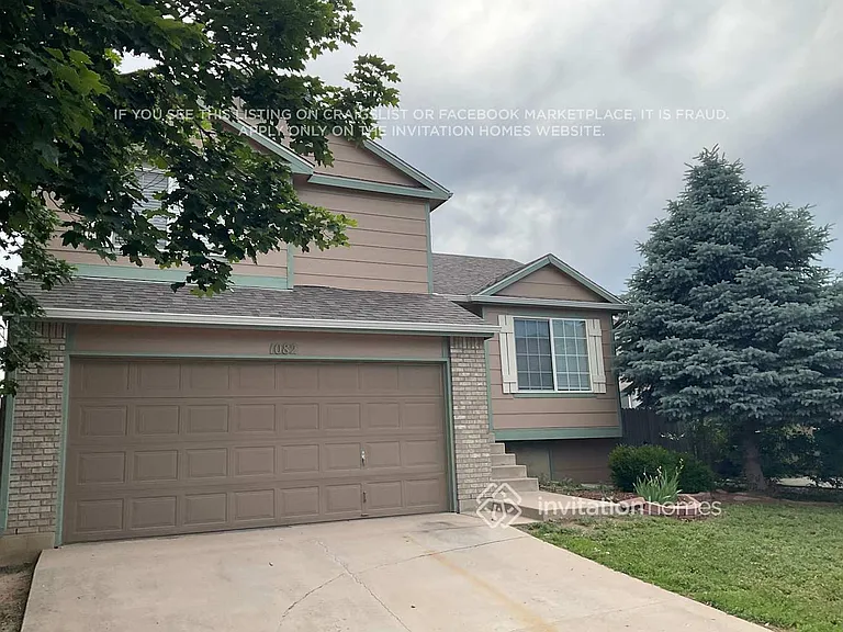 1082 Clogger Ln — Photo 2