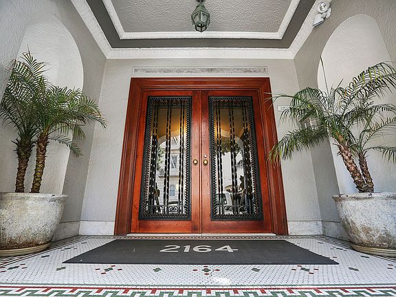 2nd image of 2164 Hyde St #5010