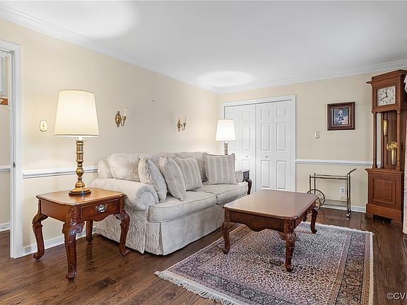 5th image of 1028 Yucca Ct