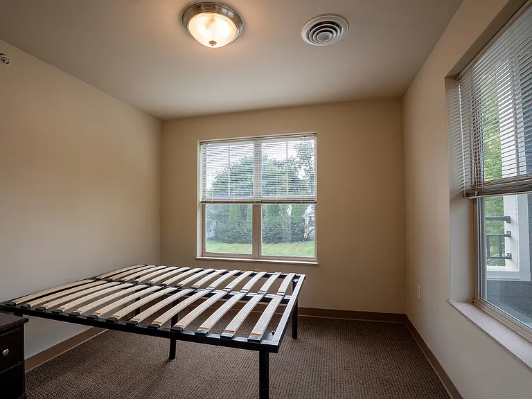 Bedroom3 (3)
