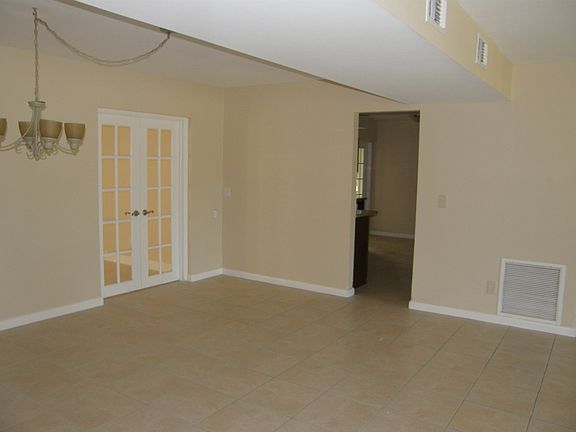 4th image of 791 SE Solaz Ave