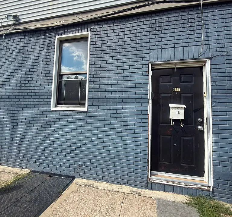 525 New Point Rd #1R