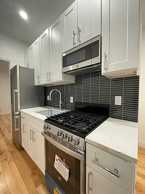 Rented by HOLTON REAL ESTATE INC. | media 8