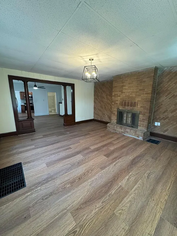 3 bed, 1.5 bath, 1500 sqft, $1,500 — Photo 3