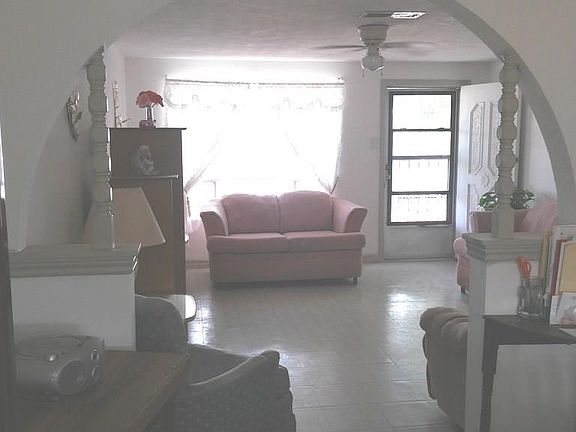 5th image of 9017 Norton St