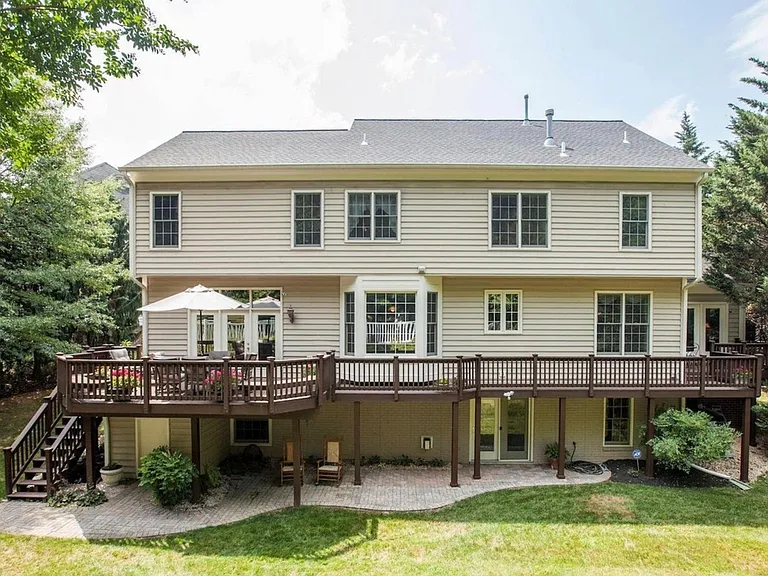 8931 Falls Farm Dr — Photo 13