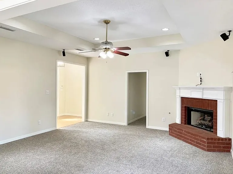 7610 Cumberland Ct — Photo 10