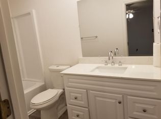 222 Hendrix Dr, Oak Ridge, TN 37830