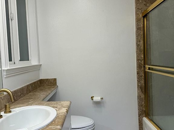 5th image of 2228 Beach St #2
