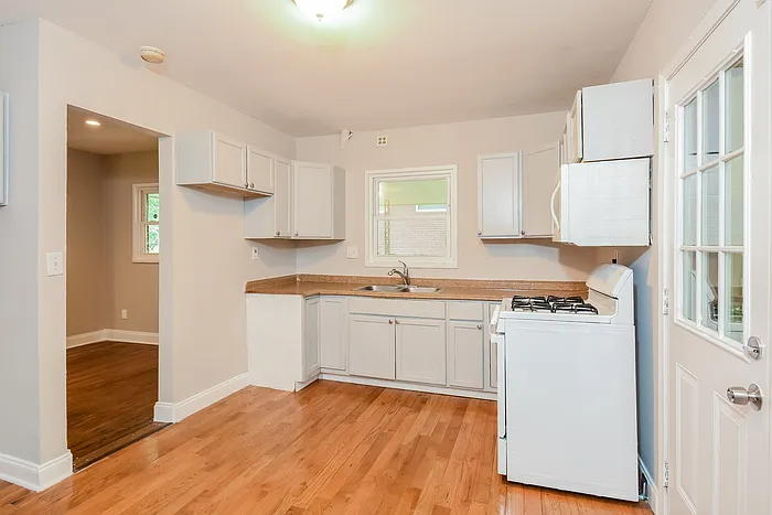 2712 Cherry Laurel Ln SW — Photo 9