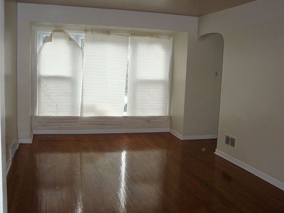 2nd image of 14504 S Emerald Ave