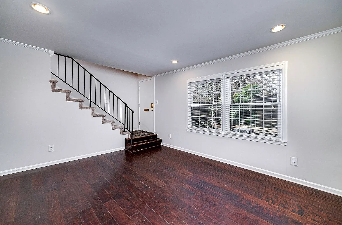 10 Arpege Way NW — Photo 2
