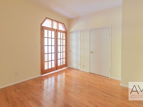 4th image of 71 Underhill Ave #6