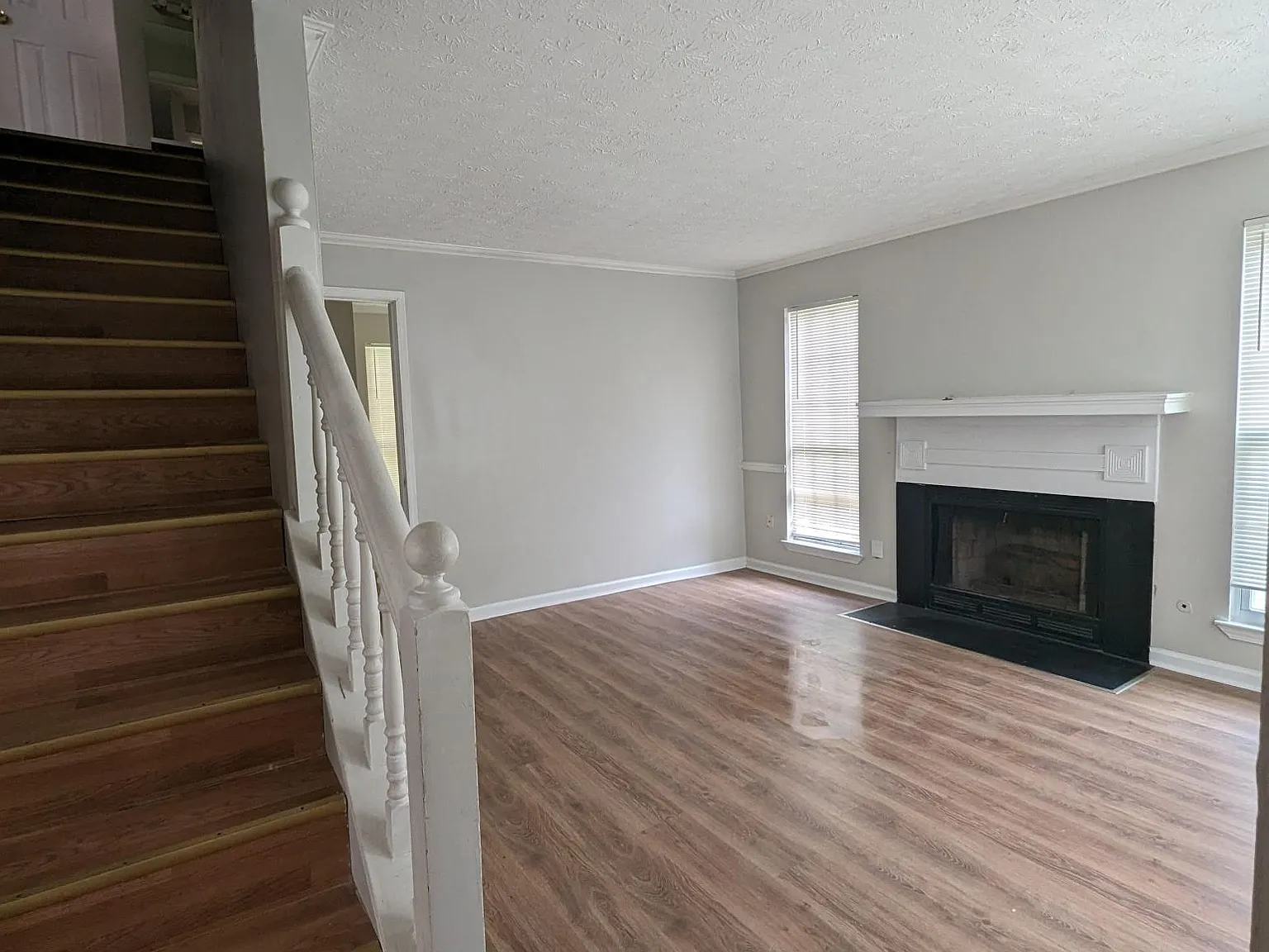4 bed, 1674 sqft, $1,900 — Photo 3
