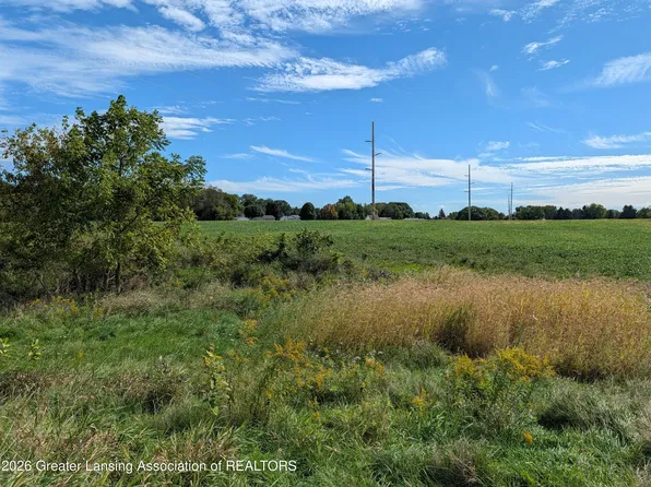 7998 E Grand River Ave, Portland, MI 48875