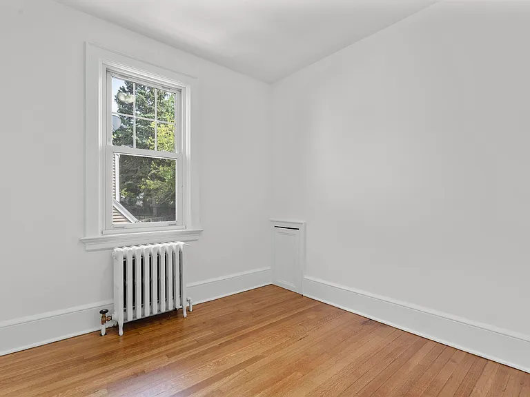 53 Park Ave — Photo 22