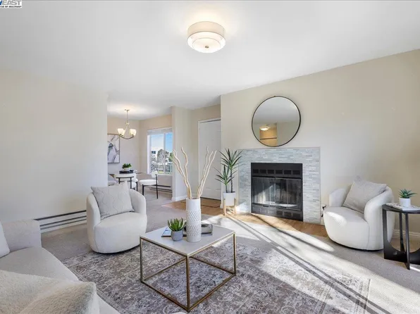 222 Schooner Ct, Richmond, CA 94804