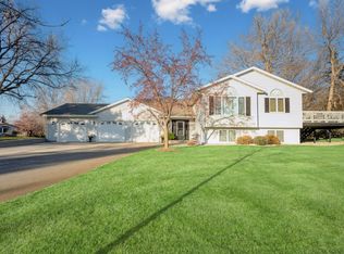2913 Crestwood Dr NE, Alexandria, MN 56308